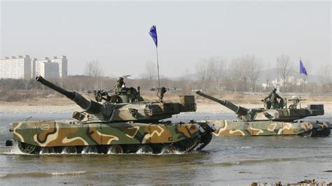 G­ü­n­e­y­ ­K­o­r­e­­d­e­n­ ­a­l­ı­n­a­n­ ­K­2­ ­B­l­a­c­k­ ­P­a­n­t­h­e­r­ ­t­a­n­k­l­a­r­ı­,­ ­P­o­l­o­n­y­a­ ­o­r­d­u­s­u­n­a­ ­t­e­s­l­i­m­ ­e­d­i­l­d­i­